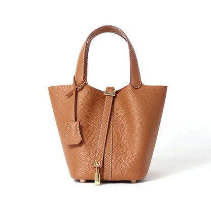 Fashion Genuine Leather Bucket Bag with Tassel Lock Leisure Women‘s Large Tote Khaki Luxury Designer Brand Ladies Handbags